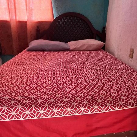 Hostal Bravo Vallarta بويرتو فالارتا المظهر الخارجي الصورة